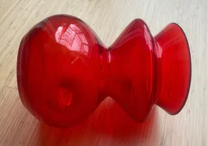 Niet of onleesbaar gesigneerd - Rode XL vintage glazen vaas kopen? Bied vanaf 1!