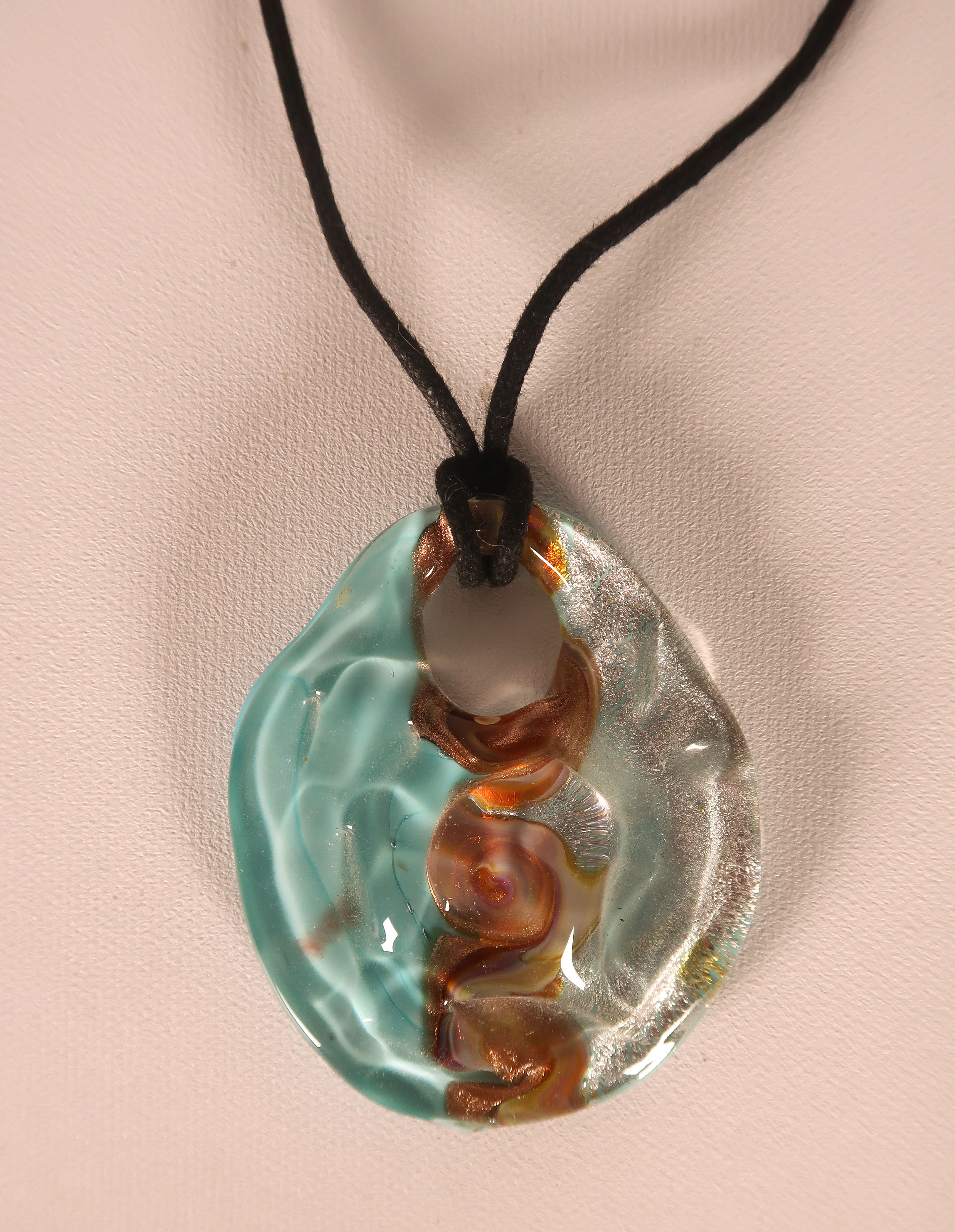 Niet of onleesbaar gesigneerd - Glas, Drie hangers, Murano kopen? Bied vanaf 1!