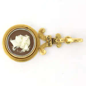 18k gouden hanger bezet met camee kopen? Bied vanaf 180!