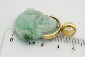 46 - Gedeeltelijk 18 karaat geel gouden hanger met lachende buddha kopen? Bied vanaf 120!