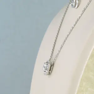 14k witgouden collier met hanger bezet met briljant geslepen diamant tot. 0.30ct kopen? Bied vanaf 340!