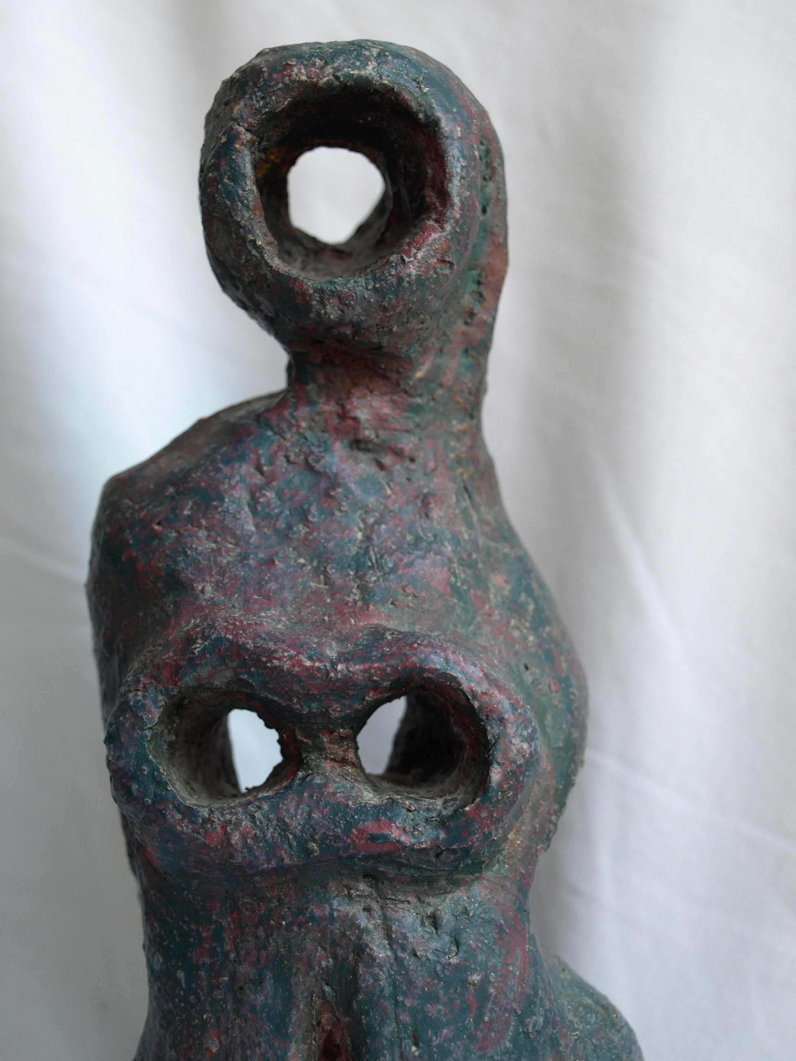 Klaas Pijlman - Sculpture , Madonna – Chamotte / Aardewerk – ca 1970 kopen? Bied vanaf 75!