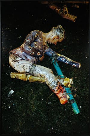 Cristobal Hara - C-Print op aluminium, Zonder titel - Ingelijst (Groot) kopen? Bied vanaf 1!
