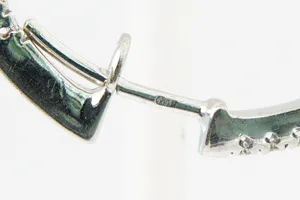 Exclusief paar massief 14 Krt witgoud & diamanten oorstekers - 0.80ct E/VS kopen? Bied vanaf 580!