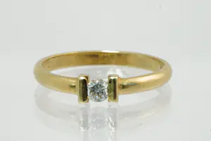 69 - Zo goed als nieuwe 18krt gouden solitair ring met 0.15ct (I/si3) diamant kaufen? Bieten Sie von 190!