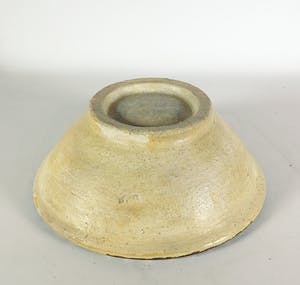 Niet of onleesbaar gesigneerd - Aardewerk en hout, Lot van Marokkaanse schaal en matroesjka's kopen? Bied vanaf 1!