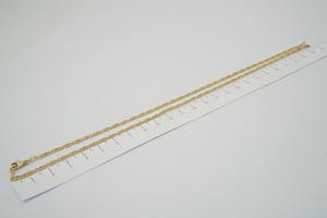 2293a - Chic 14 karaats geel-gouden zg. "Scroll" ketting -karabijnslot -gekeurd kopen? Bied vanaf 190!