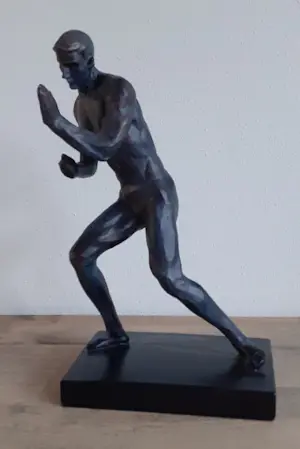 Niet of onleesbaar gesigneerd - Beeld/figuur "Onbewapende Weerstand" kopen? Bied vanaf 1!