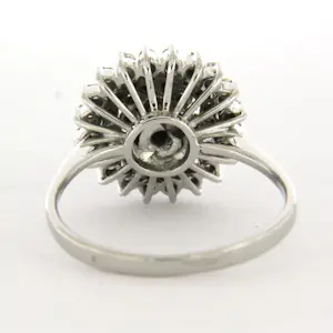 Acheter18k witgouden rozetring bezet met diamanten totaal 0.40 ct - rm 18.25? Enchérissez de 800!