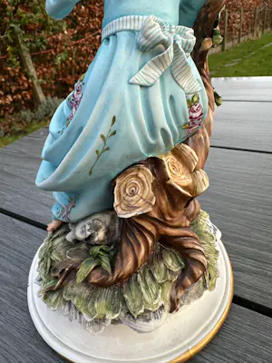 Real Fabbrica Capodimonte - Zittende Dame kopen? Bied vanaf 150!