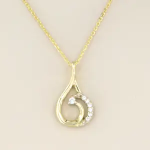 14k gouden collier met hanger met briljant geslepen diamant tot. 0,07ct kopen? Bied vanaf 300!
