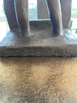 Theo Dobbelman - Meisje leunend van uit de openstaande deur kopen? Bied vanaf 1550!