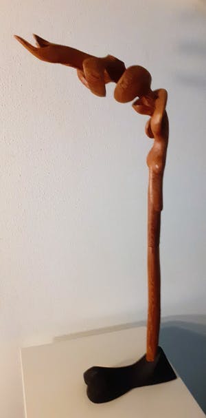 Coen Keer - 'Verwaaid', beeld van lindenhout kopen? Bied vanaf 50!