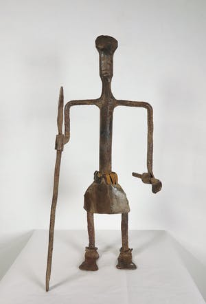 Fon - Zeldzaam beeld van ijzer, Strijder met een speer en hak kopen? Bied vanaf 1!