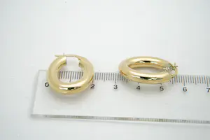 55 - Mooie paar holle 18 karaat geel gouden oorsieraden kopen? Bied vanaf 215!