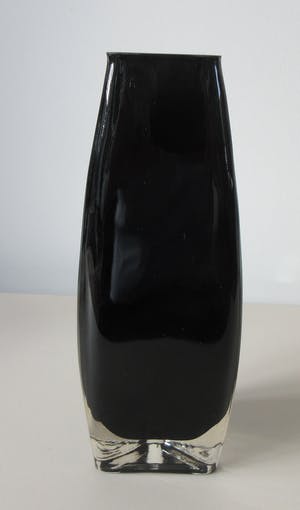 Krosno - Dubbelwandige zwart en blank glazen Triangel vaas kopen? Bied vanaf 25!
