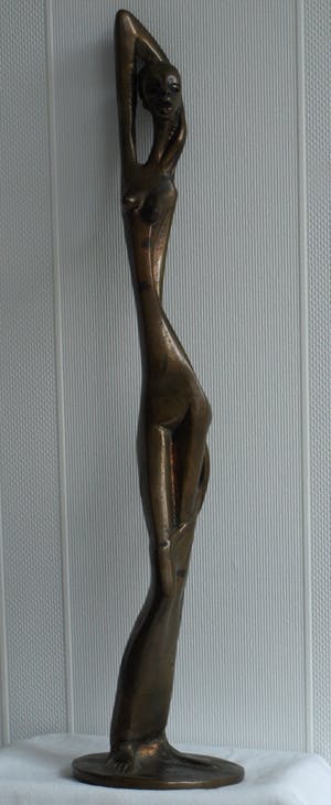 Brons (Onbekend) - Bronzen beeld , Naakte vrouw – gesigneerd ‘LM” – hoogte 46 cm. kopen? Bied vanaf 1!