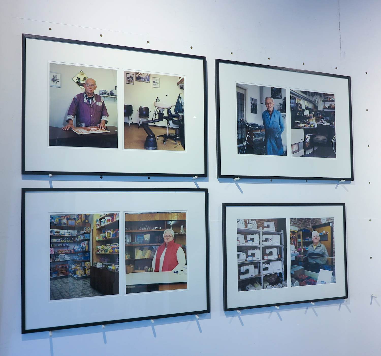 Marlies Swinkels - VIER foto's inclusief lijsten! - Uit de serie Hart voor de Zaak kopen? Bied vanaf 50!