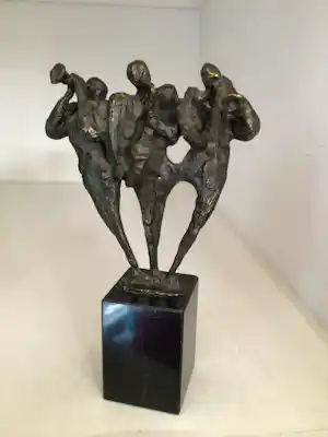 Bernadette Leijdekkers - Schitterend bronzen beeld op marmeren voet verkocht voor € 111!