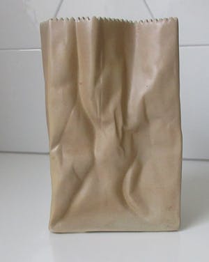 Tapio Wirkkala - Steengoed Pop Art "Papieren zak vaas" voor Rosenthal kopen? Bied vanaf 60!