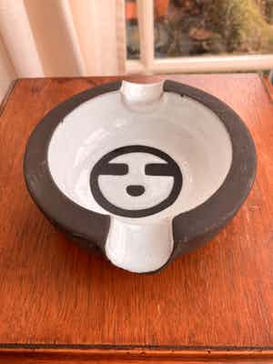 Potterie Ravelli - Ravelli asbak voor Hunter Douglas verkocht voor € 37!