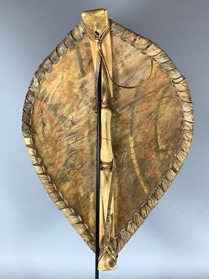 Dogon - Tribal used Masaai warrior's leather shield - Tanzania. kopen? Bied vanaf 85!
