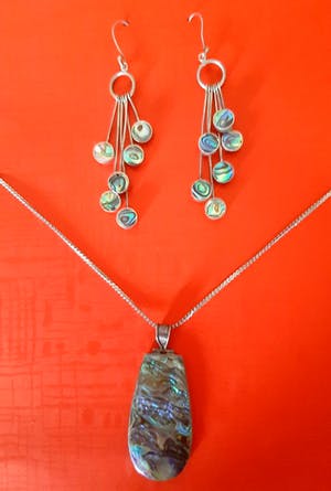 Curiosa - Zilveren hanger en oorbellen met parelmoer kopen? Bied vanaf 1!