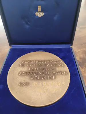 Albert Termote - Man op paard praat met landarbeider met schoffel kopen? Bied vanaf 75!