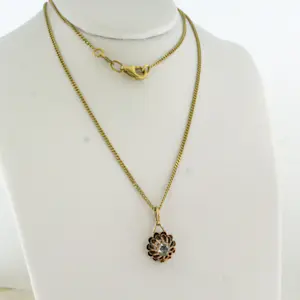 14k gouden collier en hanger met roos geslepen diamant totaal circa 0.25ct kopen? Bied vanaf 360!
