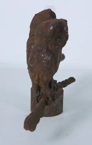 Paul Beckers - Twee sculpturen van ijzer en terracotta, Vogels + boek! kopen? Bied vanaf 200!