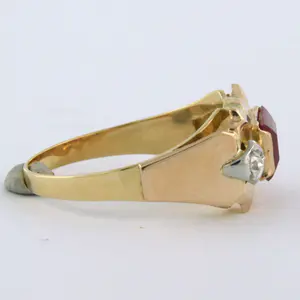 18k gouden ring bezet met robijn verneuille en Bolsjewiek geslepen diamant kopen? Bied vanaf 195!