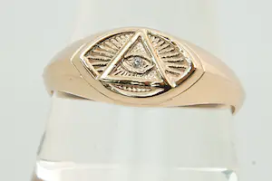 67 - Bijzondere 14 Krt rosé gouden ring met een diamanten "oog" (0.01ct) kopen? Bied vanaf 260!