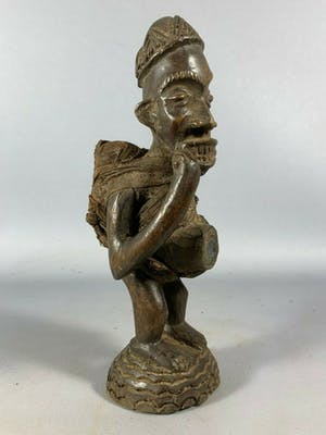 Bakongo - 200723 - Old Tribal used African Bakongo protection figure - Congo. kopen? Bied vanaf 75!