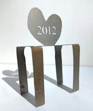 Klaas Gubbels - Hart van Nederland, handgesigneerd metalen beeld (2011/12) kopen? Bied vanaf 195!