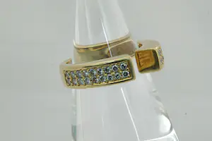 47 - Aparte 18 karaat geel gouden ring met diamant gezet ca 0.35 crt briljant kopen? Bied vanaf 380!