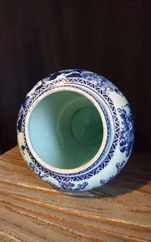 Royal Bonn - 19e eeuwse antieke vaas met decor "Bleu Hortensia" kopen? Bied vanaf 1!