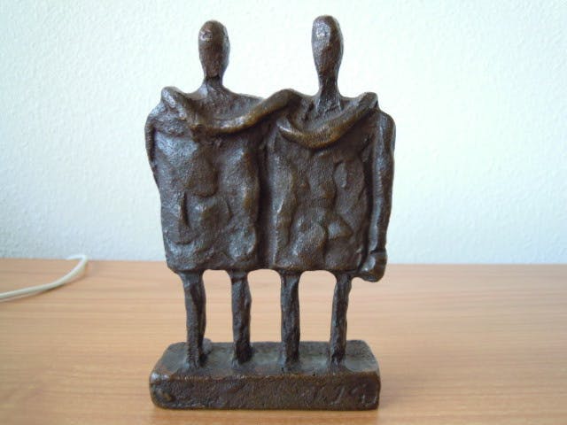 Jos Gielen - Gesigneerd zwaar bronzen beeld met de titel " VRIENDSCHAP " kopen? Bied vanaf 65!