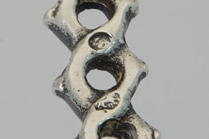 2577 - 2e geh. Zilveren zg. gelegenheidslepel "ruiter en paard" jaarletter 1963 kopen? Bied vanaf 30!