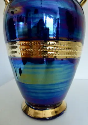 Niet of onleesbaar gesigneerd - Art Deco - Fijn Goud Afgewerkte Aardewerk Vaas - 1920/1930 kopen? Bied vanaf 1!