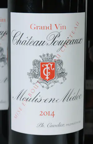 Niet of onleesbaar gesigneerd - Lot van 7 flessen wijn, 2 x Château Poujeaux + 6 x Moulin-A-Vent C. Lapierre kopen? Bied vanaf 1!