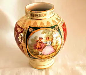 AcheterDW Karlsbader Porzellan - Vase Josef Kuba JKW Dekor Karlsbad handbemalt Galante Szene 40er Jahre? Enchérissez de 85!