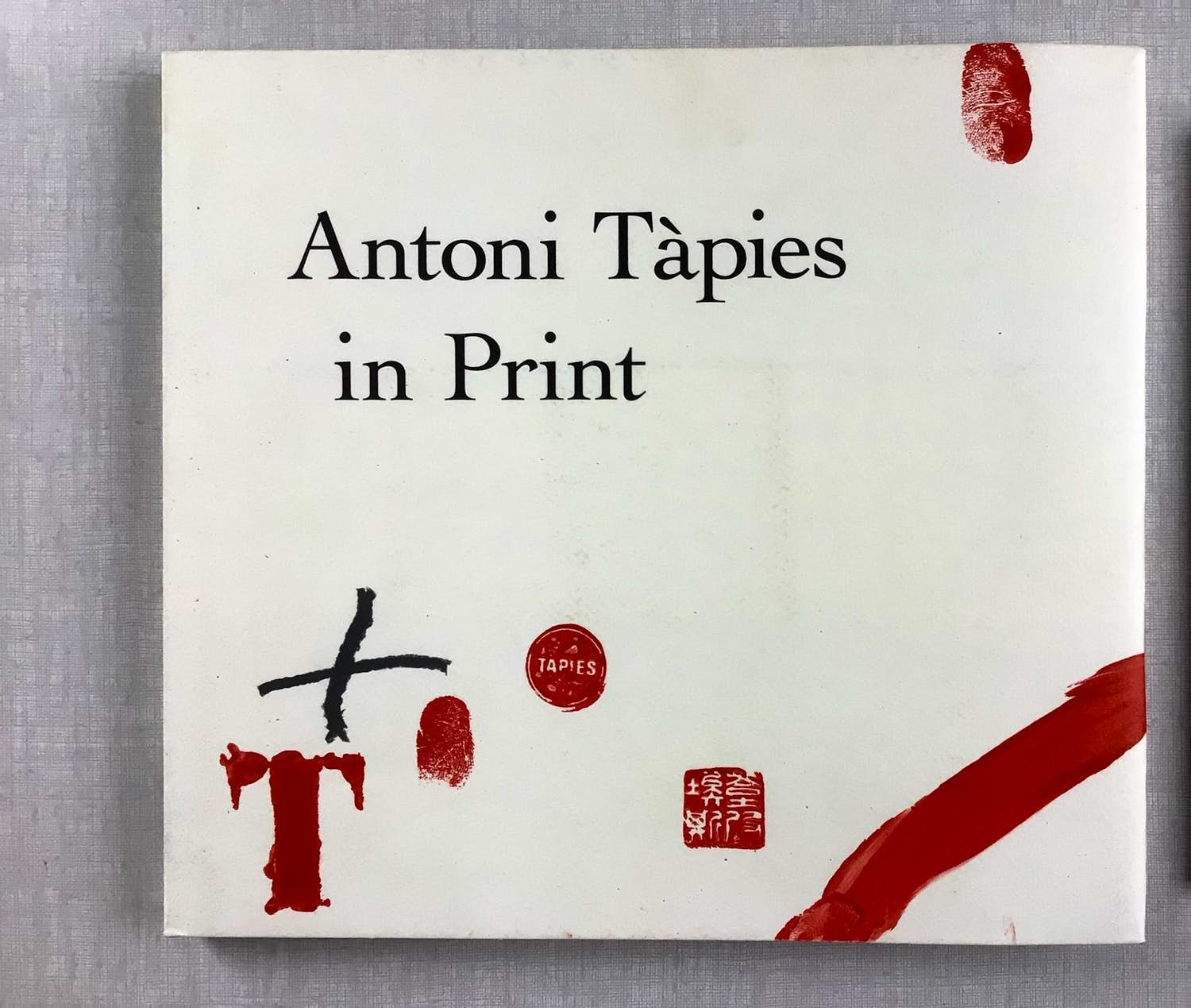 Antoni Tapies - In Print - Origineel litho omslag en binnenwerk - MoMa New York - 1991 kaufen? Bieten Sie von 80!