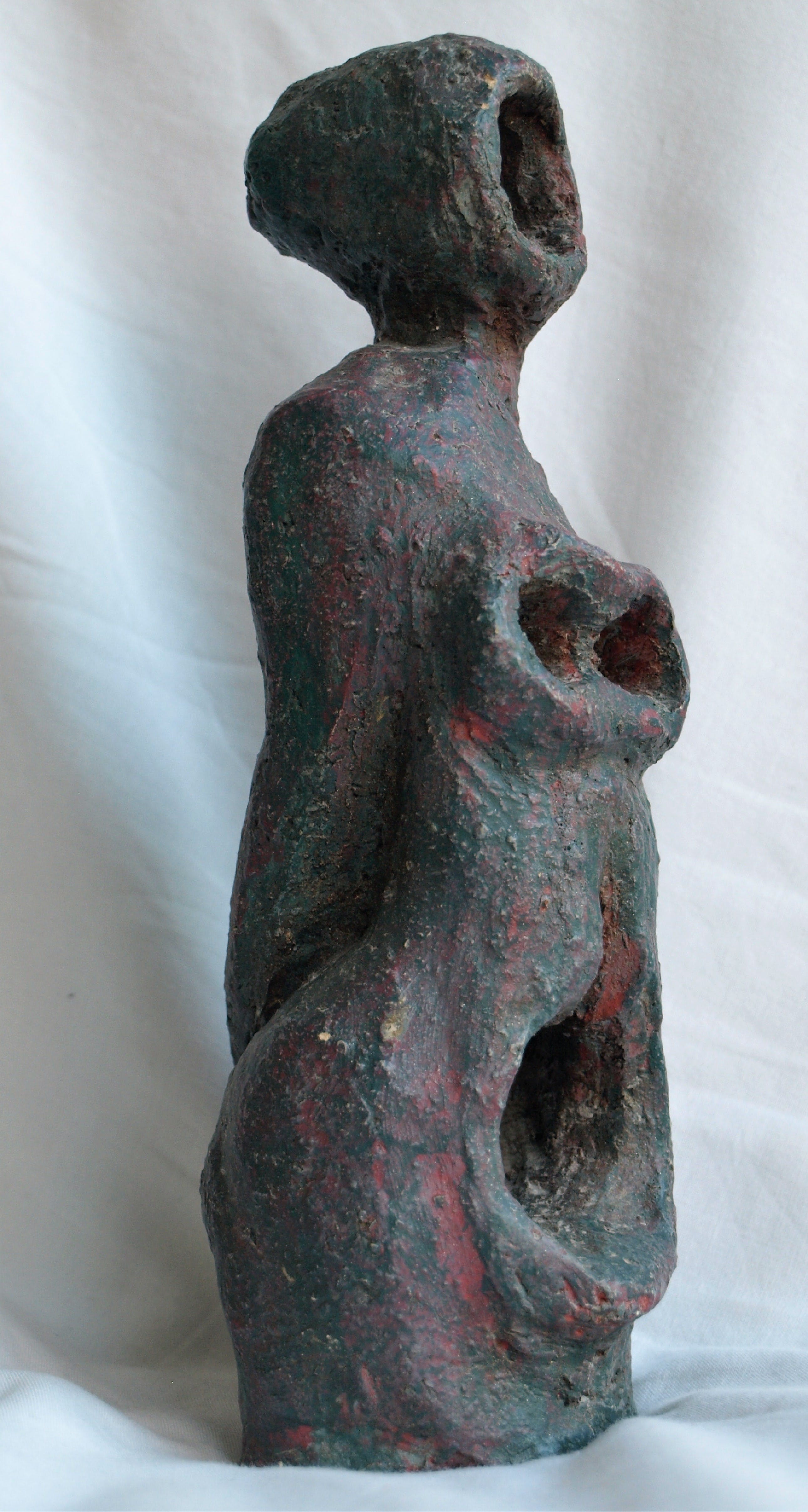 Klaas Pijlman - Sculpture , Madonna – Chamotte / Aardewerk – ca 1970 kopen? Bied vanaf 75!