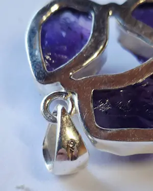 Nieuw een ruwe hanger met Amethist in zijn natuurlijke, onbewerkte vorm kopen? Bied vanaf 80!