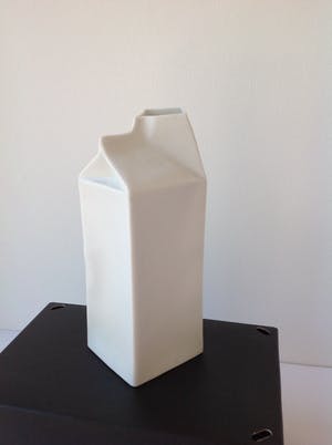 Rosenthal - Grote Melkpakvaas h 25 cm Do not Litter Collection wit, biscuit porselein kopen? Bied vanaf 59!