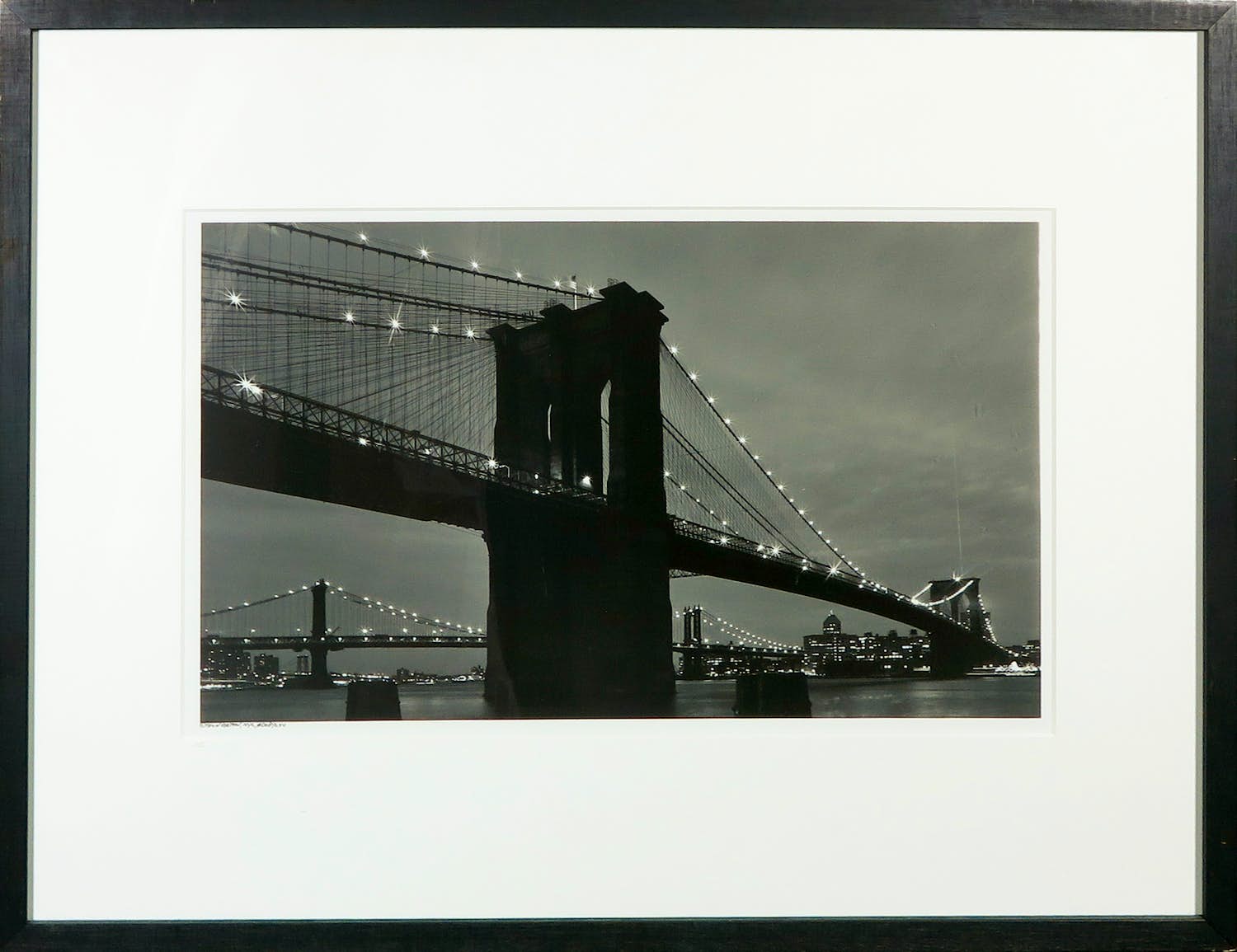 Teun Voeten - Foto, Queens Bridge Night - Ingelijst verkocht voor € 70!