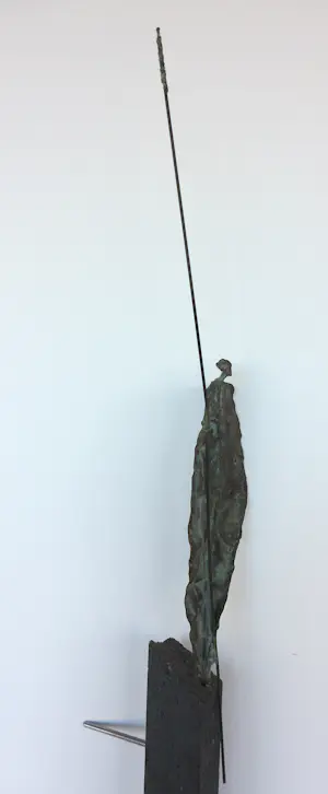 Franz Josef Vanck - Wandobject (brons), Figuur met speer kopen? Bied vanaf 500!