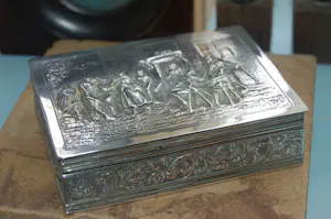 Zilver - tabaksdoos met oudhollandse voorstelling kopen? Bied vanaf 175!