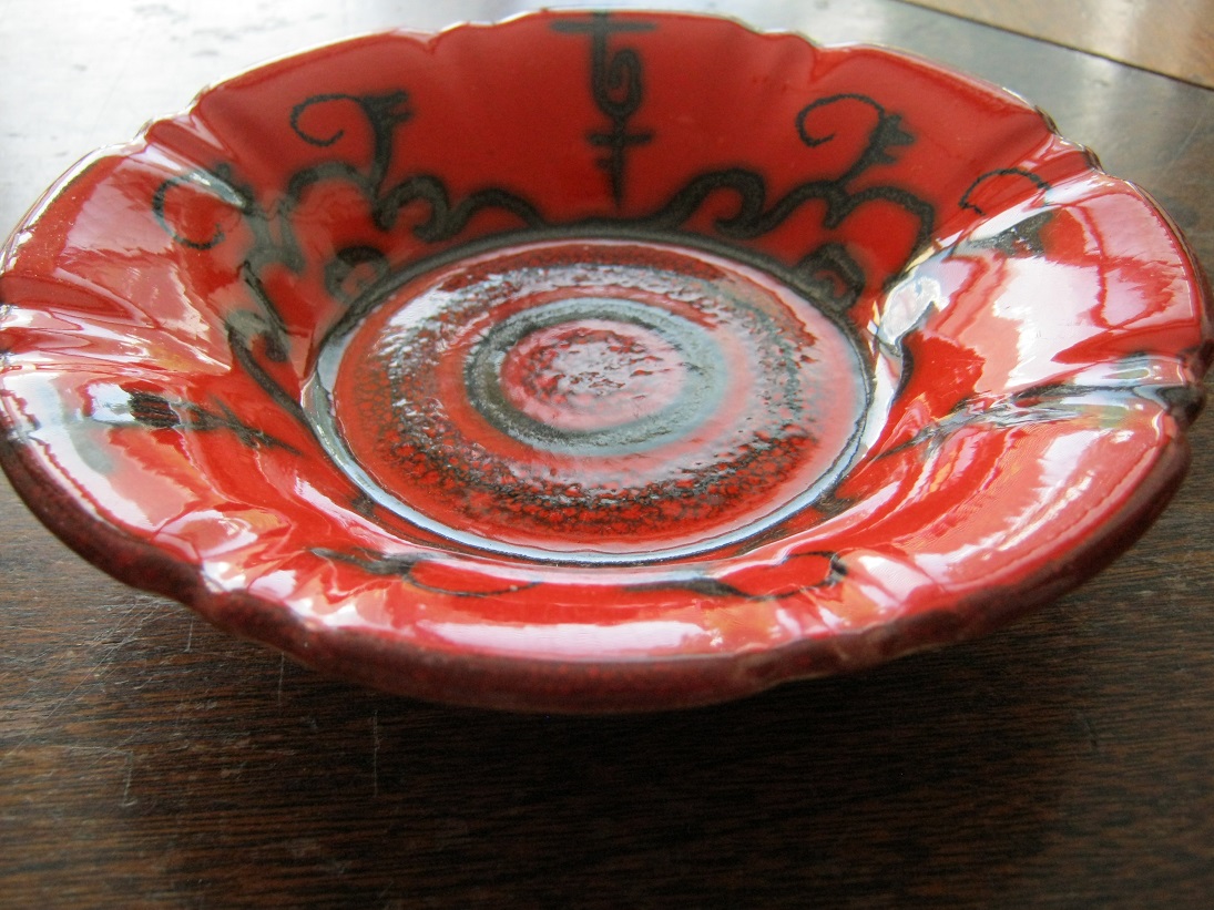 Plateelbakkerij Flora - oranjerode schaal verkocht voor € 9!