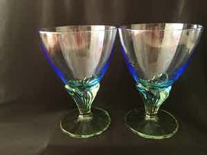 Niet of onleesbaar gesigneerd - Art Nouveau stijl glazen verkocht voor € 10!